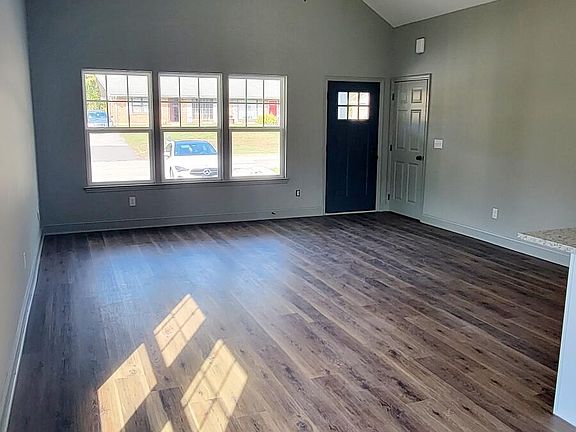 5th image of 4016 Teakwood Dr
