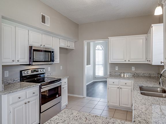 4th image of 1725 Shady Creek Dr