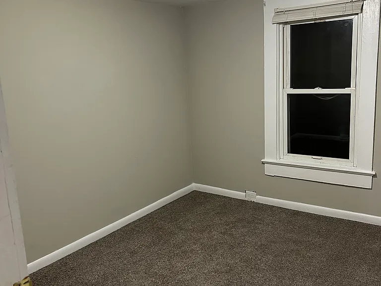 920 Roland Ave — Photo 12