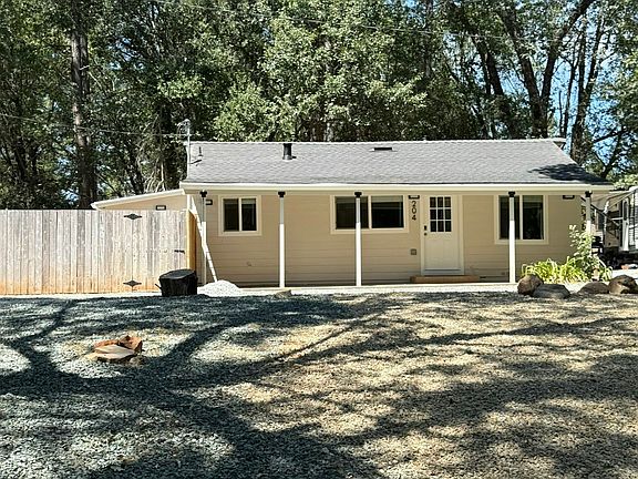 3rd image of 204 Lambert Ln