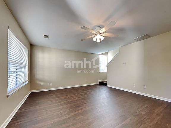 3rd image of 9001 Greenbriar Dr