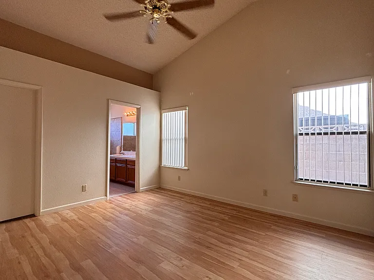 1588 Yellowwood Dr — Photo 14