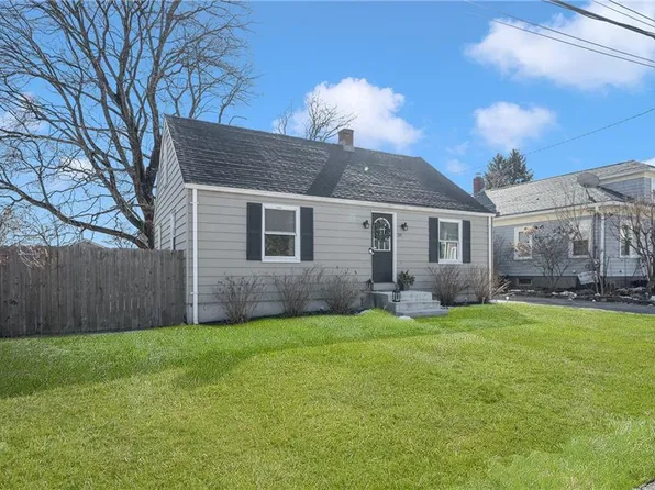 39 Homestead Ave, Johnston, RI 02919