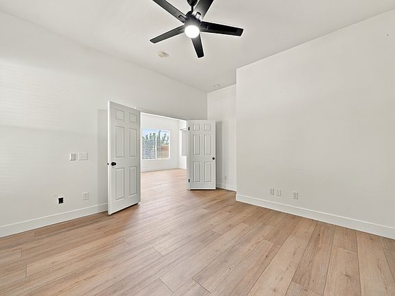 den/bedroom 4