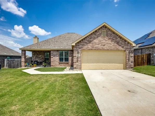 4902 Lakepark Dr, Sanger, TX 76266