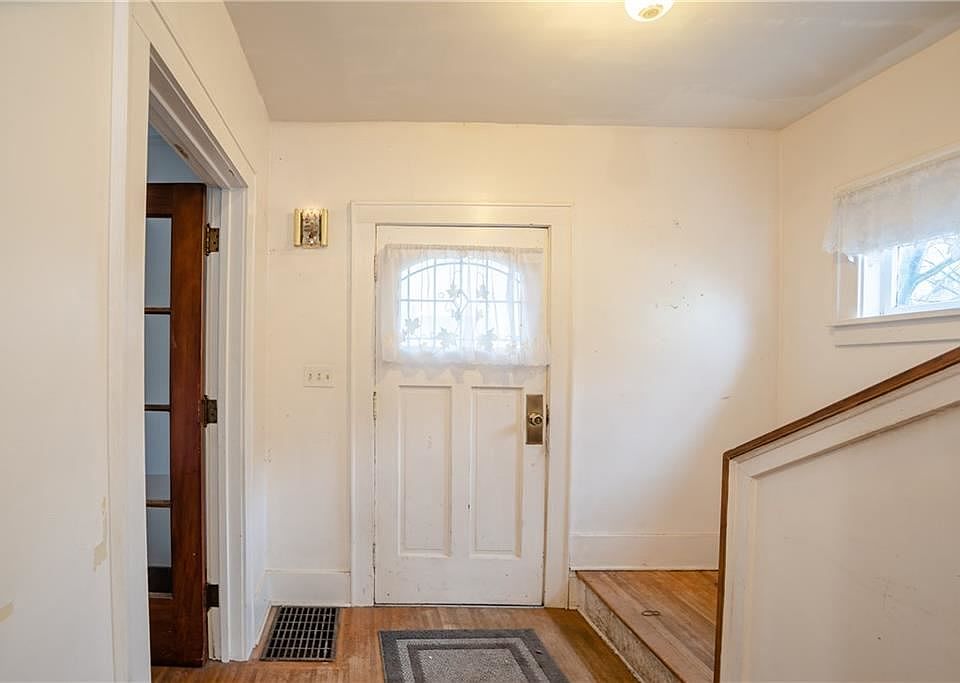 223 Tarrington Rd, Rochester, NY 14609 Zillow