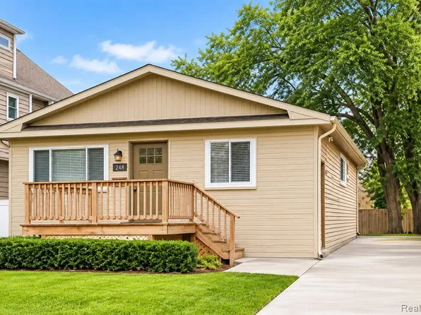 1170 Cole St, Birmingham, MI 48009