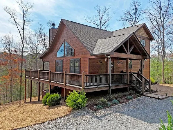 136 The Woods Rd, Mineral Bluff, GA 30559