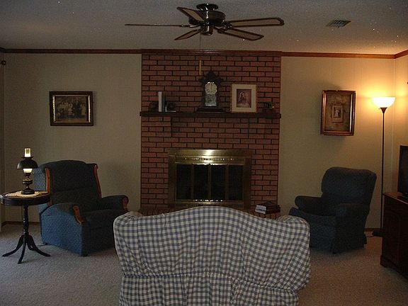 Open family room w/fireplace