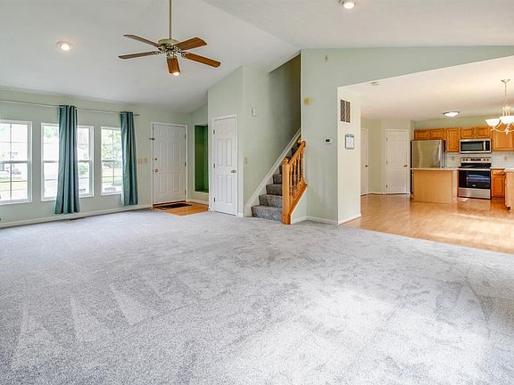 5th image of 578 Weeping Willow Ln