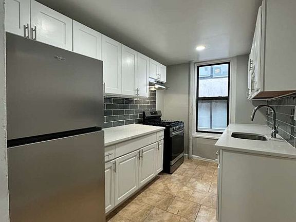4th image of 250 S Harrison St APT 44