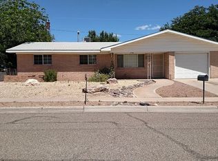 2005 Thomas Dr, Las Cruces, NM 88001