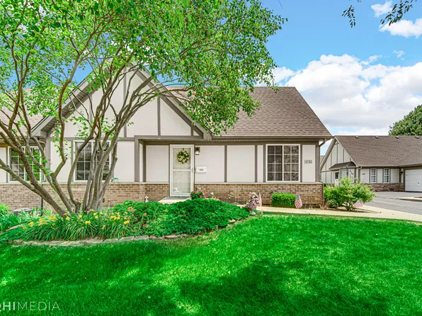 1680 Willow Circle Dr, Crest Hill, IL 60403