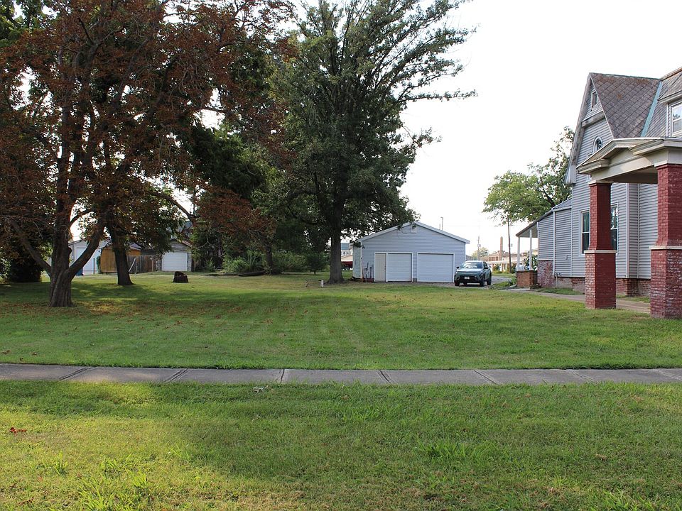 4th image of 304 S Maple St