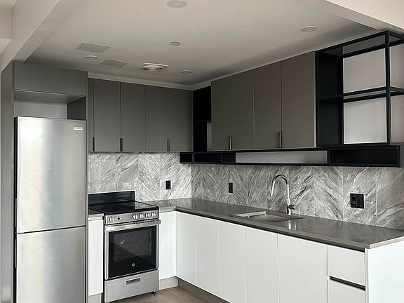 2nd image of 292 Linden Blvd #8L