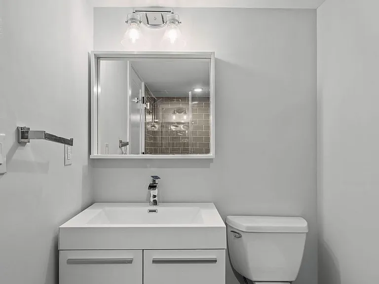 1410 N Marston St — Photo 33