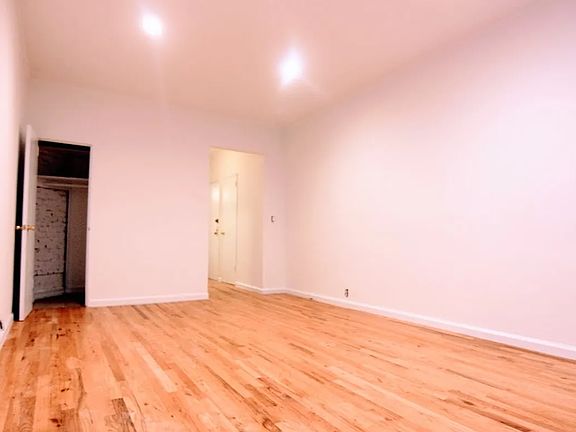 2nd image of 590 3rd Ave APT 5D