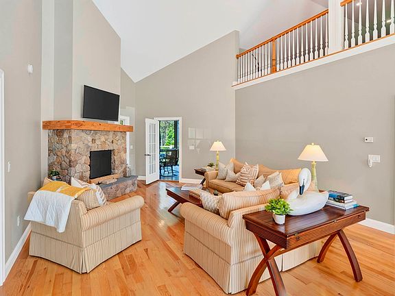 5th image of 26 Pulpit Ln