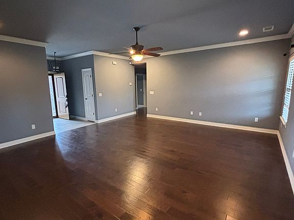 2nd image of 709 Olivia Ln