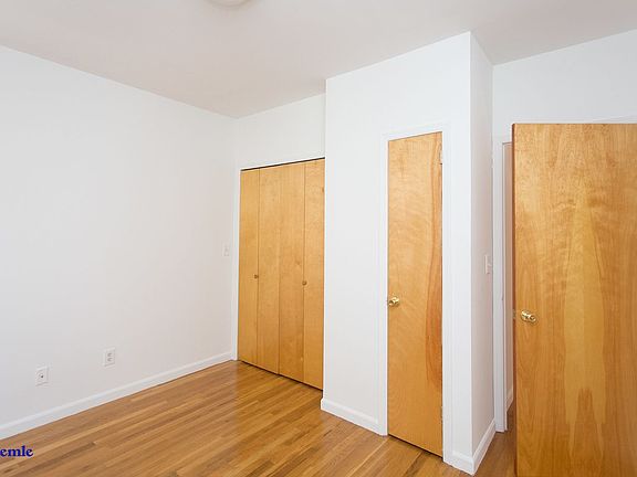 3rd image of 1324 Lexington Ave #5C