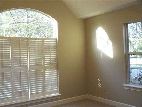 3rd image of 311 Twelve Oaks Dr