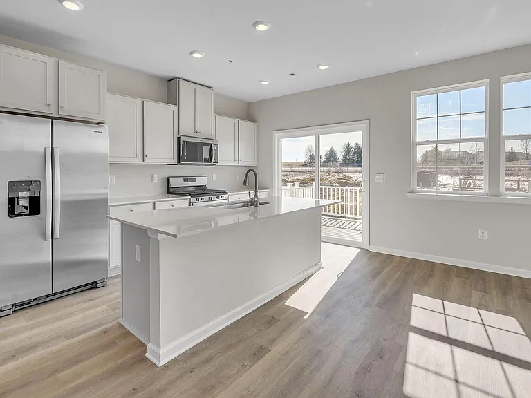 178 Bell Ct — Photo 4