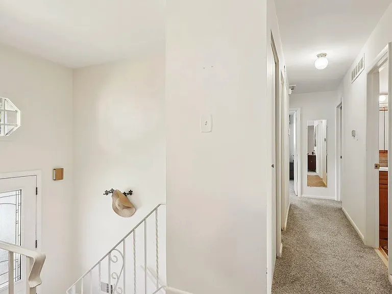 11 Knollwood Dr — Photo 5