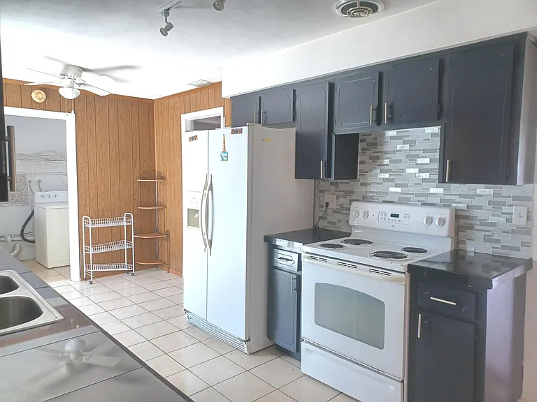 33 S Lincoln Ave — Photo 8