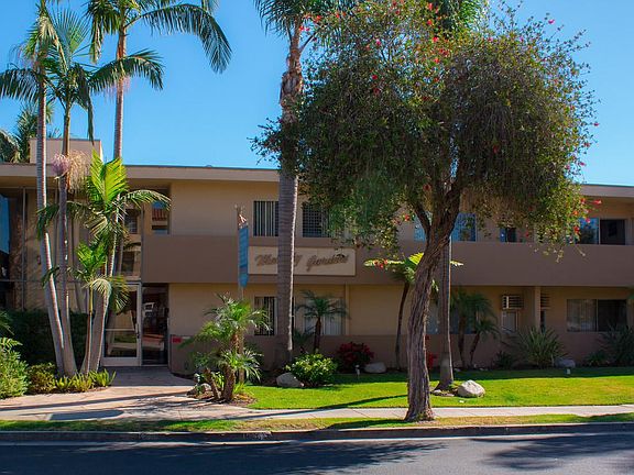 3rd image of 914 N Eucalyptus Ave