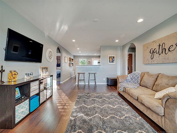 3rd image of 9890 E Swan Dr