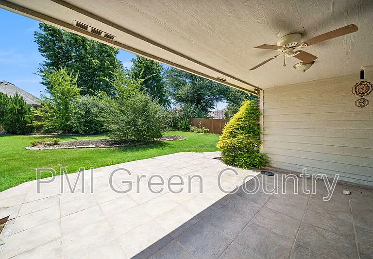 7305 E Indianola St — Photo 32