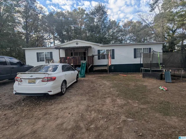 410 Lake Whitland Dr, Talladega, AL 35160