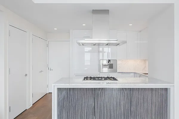 Sold by Square Realty Global Inc | media 2