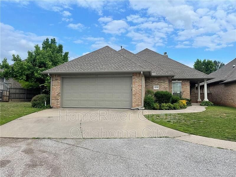 1st image of 12512 Greenlea Chase W