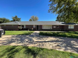901 3rd St, Farwell, TX 79325