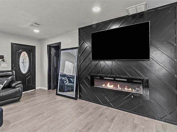 5th image of 9739 Cargill St