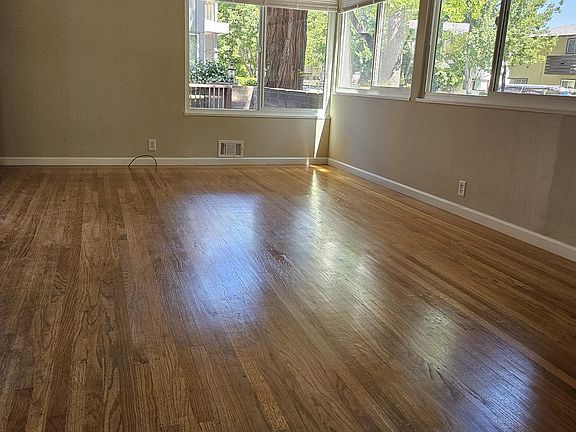 2nd image of 255 Waverley St APT 1