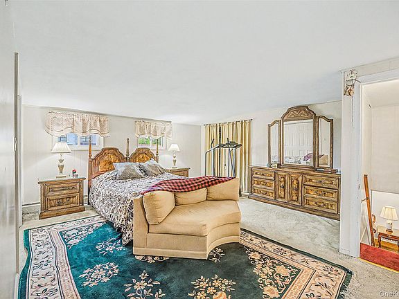 4th image of 28 Greenvale Lane