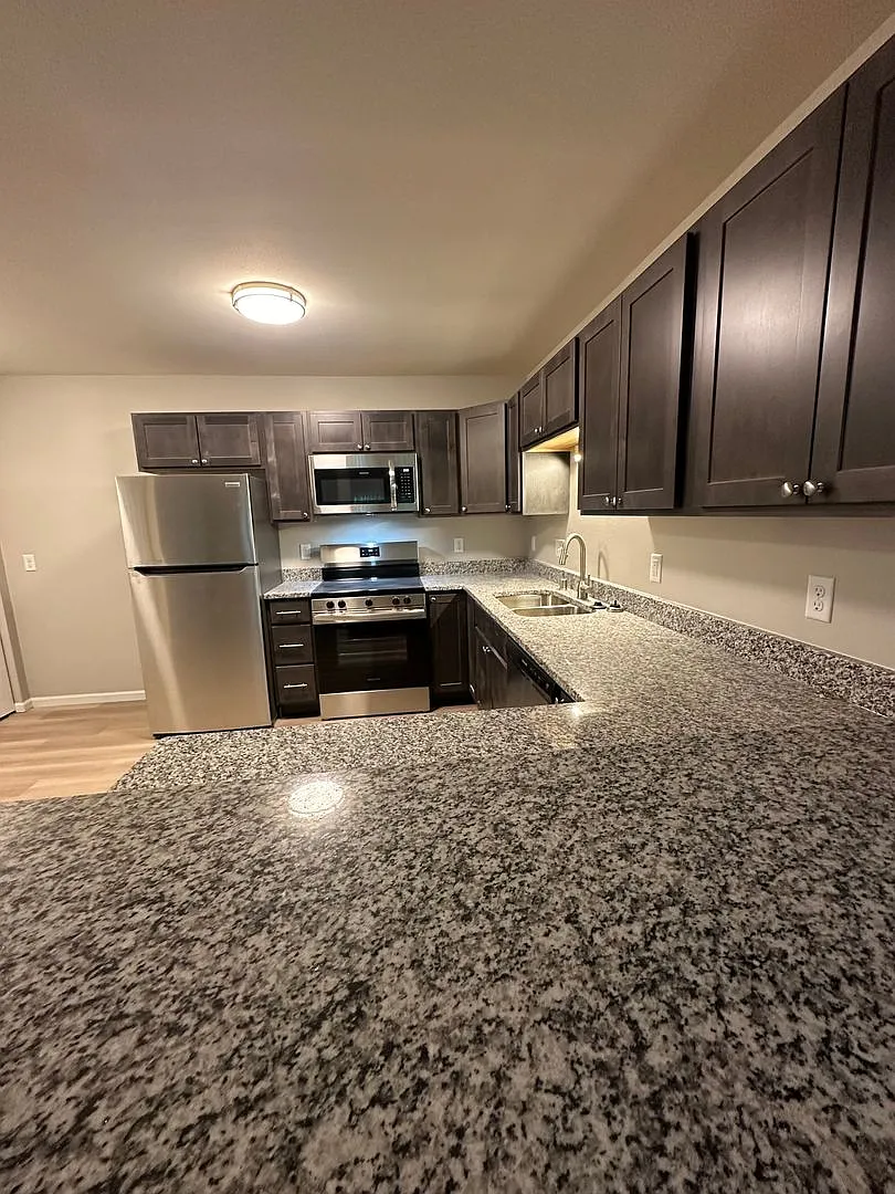 The Court Apartments — Photo 2
