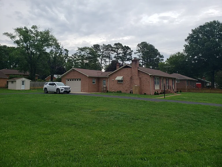 12044 Sunset Dr — Photo 2
