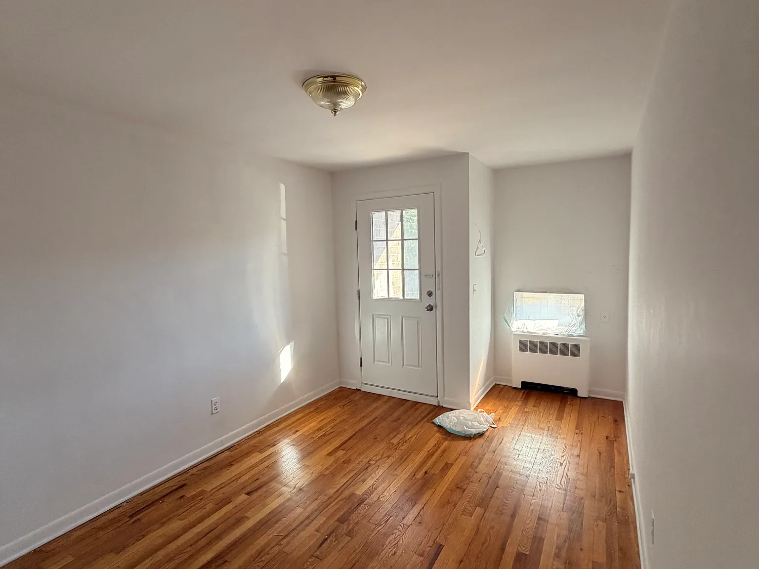 194 Seaview Ave — Photo 2
