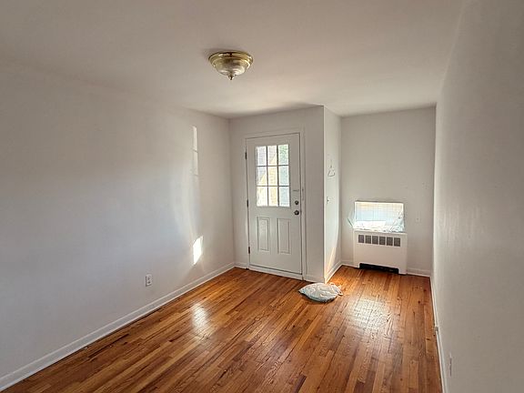 2nd image of 194 Seaview Ave APT 1B