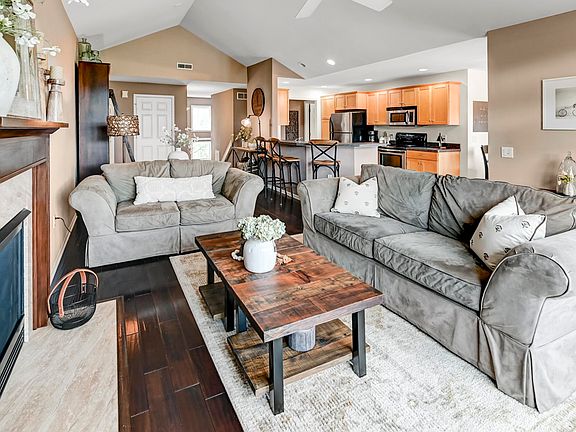 5th image of 15 Corner Stone Way Unit 14