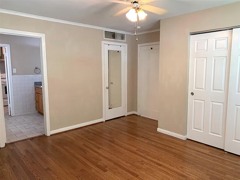 307 Avondale St #1 — Photo 18