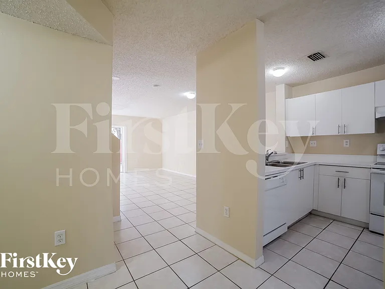 14048 SW 179th St — Photo 5