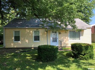 710 N College Ln, Aledo, IL 61231