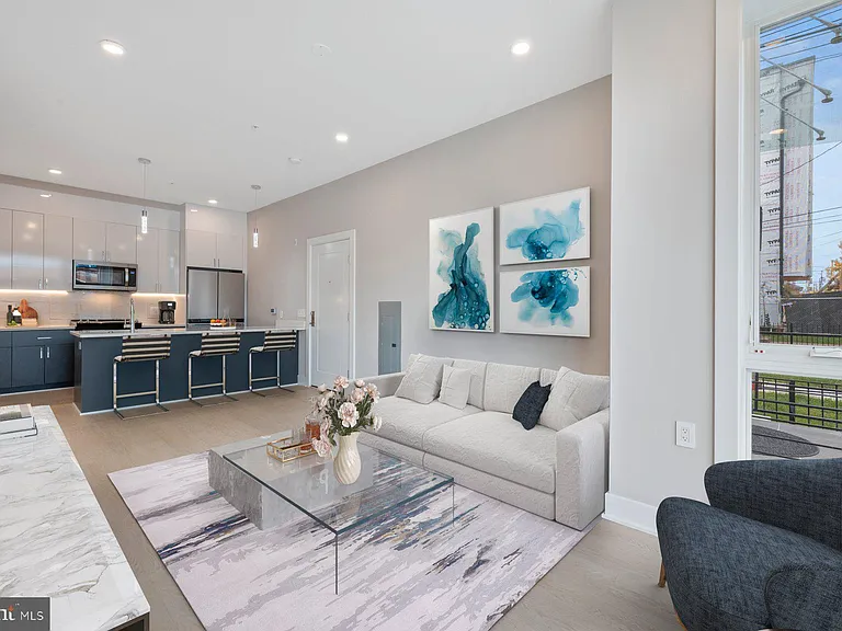 406 Kennedy St NW #404 — Photo 5