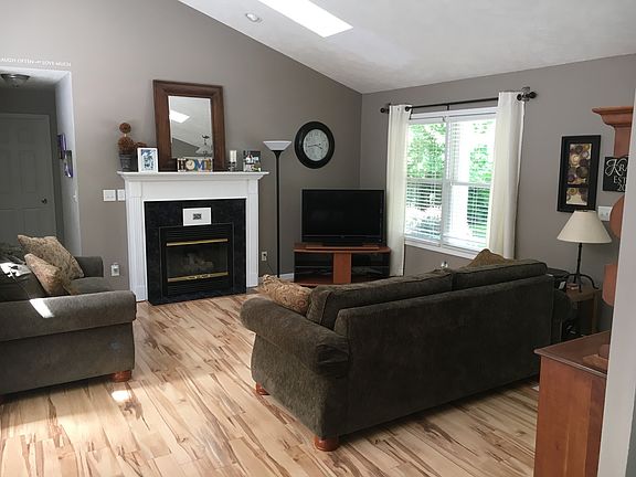 4th image of 7351 Wiczer Dr