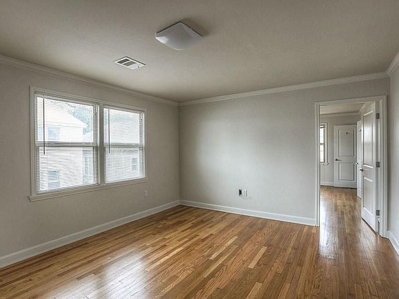 3rd image of 1345 Cortlandt St