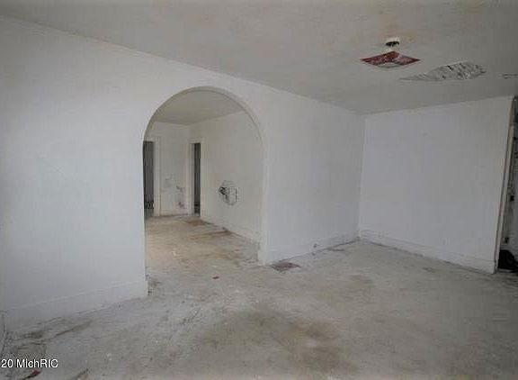 5th image of 533 Dickinson St SE #535